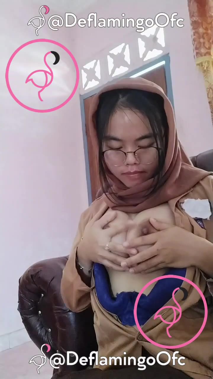 Background nonton video viral Bocil Seragam Pramuka Udah Sange Pengin Diewe